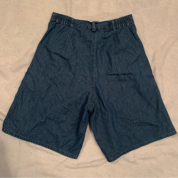 🩳 Vintage Lightweight Embroidered Jean Shorts - Picture 2 of 3
